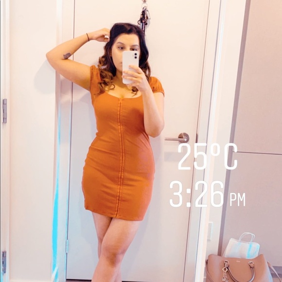 Aritzia bodycon dress - Picture 3 of 3